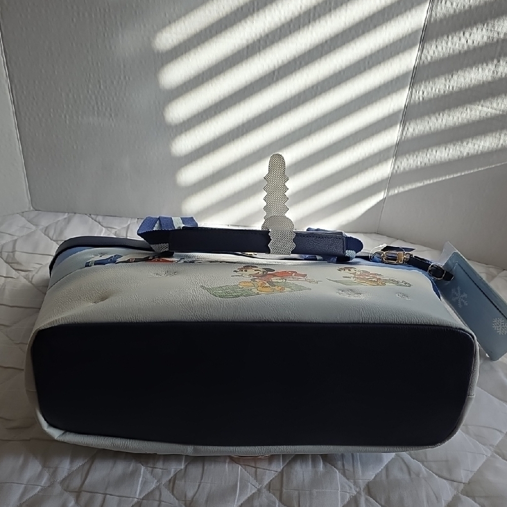 Disney Winter Wonderland Tote With Matching Wallet And Clutch - Picture 10 of 17